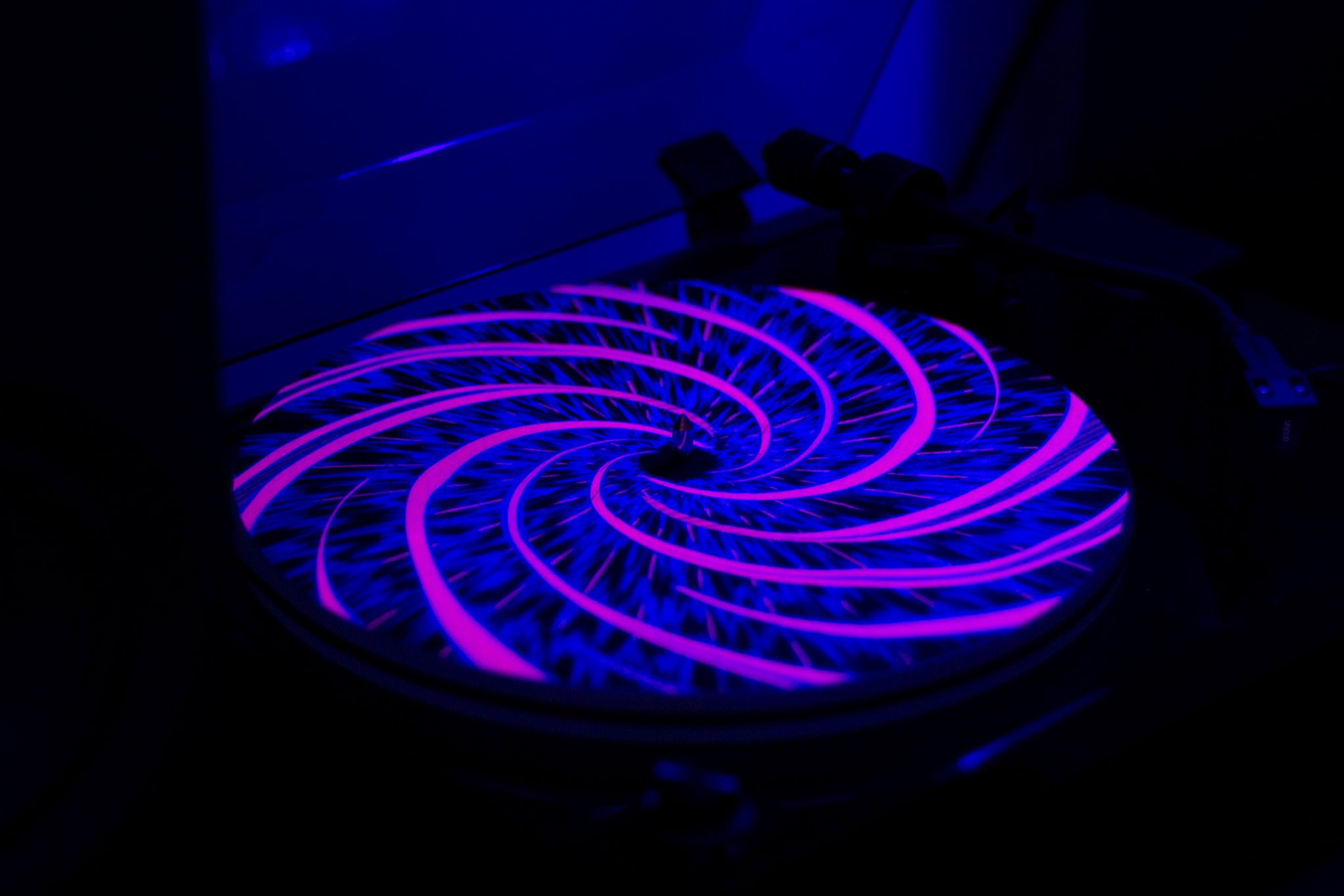 Timewarp UV Slipmat un turntable with blacklight